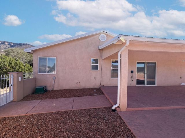 4 Antique Lane SE, Albuquerque, NM 87123