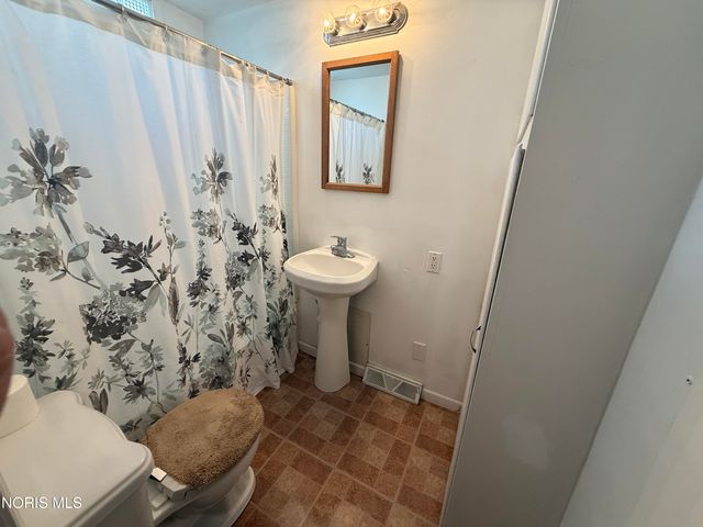 204 Short Street, Northwood, OH 43619