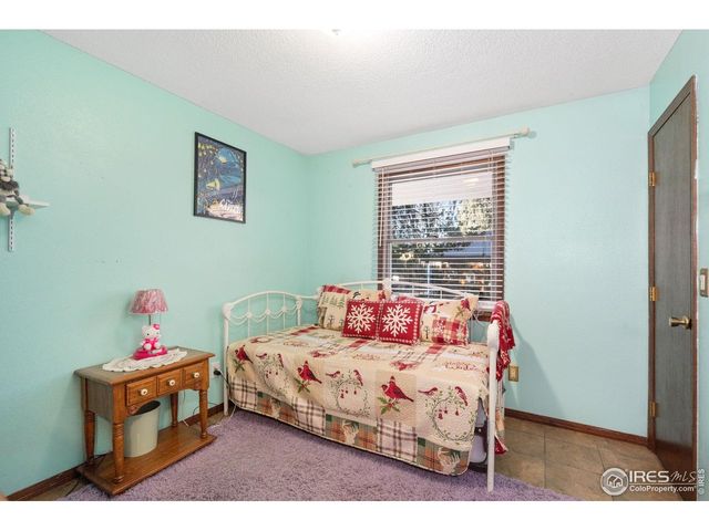 3310 33rd Ave Ct, Greeley, CO 80634