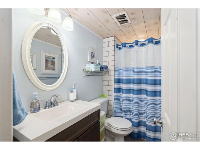 3310 33rd Ave Ct, Greeley, CO 80634