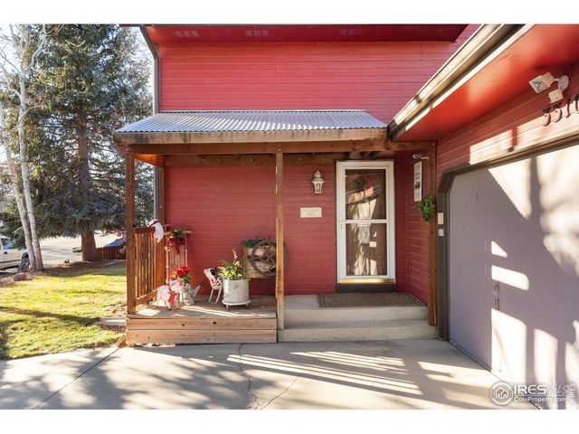 3310 33rd Ave Ct, Greeley, CO 80634