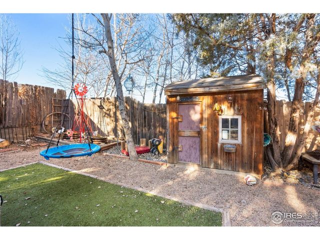 3310 33rd Ave Ct, Greeley, CO 80634