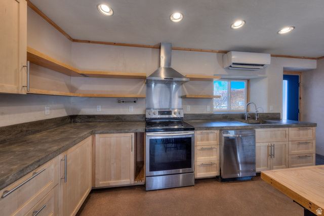 1140 SAN JUAN DR, Moab, UT 84532