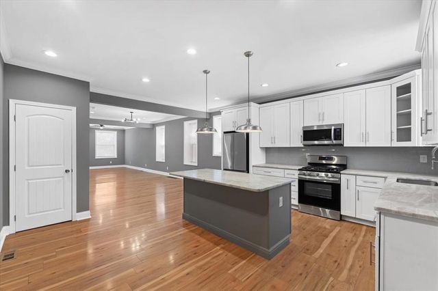 3555 S Spring Avenue, St Louis, MO 63116
