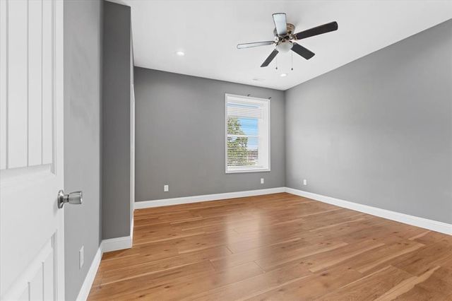 3555 S Spring Avenue, St Louis, MO 63116
