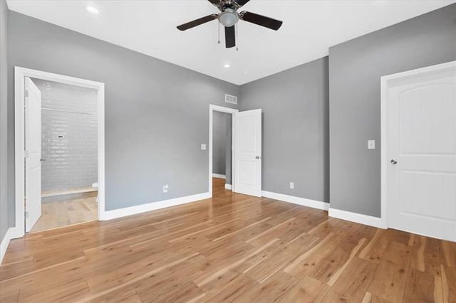 3555 S Spring Avenue, St Louis, MO 63116
