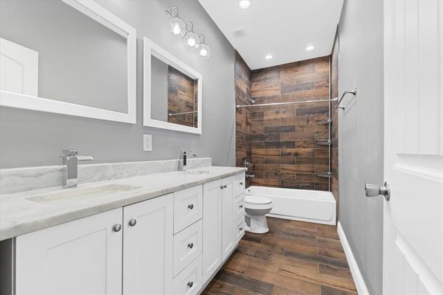 3555 S Spring Avenue, St Louis, MO 63116