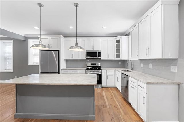 3555 S Spring Avenue, St Louis, MO 63116