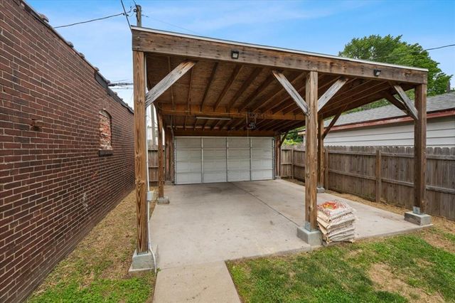 3555 S Spring Avenue, St Louis, MO 63116
