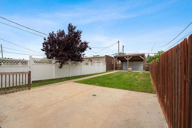 3555 S Spring Avenue, St Louis, MO 63116