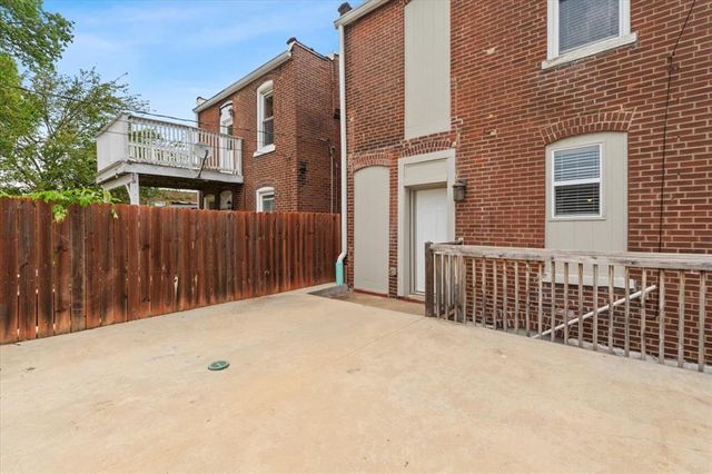 3555 S Spring Avenue, St Louis, MO 63116