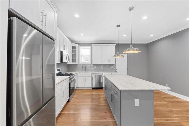 3555 S Spring Avenue, St Louis, MO 63116