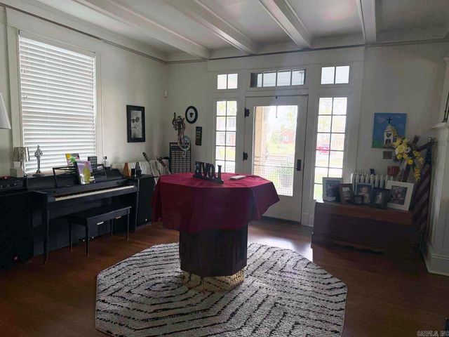 813 Hamilton Ave E, Wynne, AR 72396