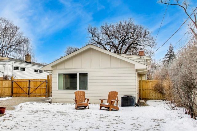 1334 Ferndale Avenue, Highland Park, IL 60035