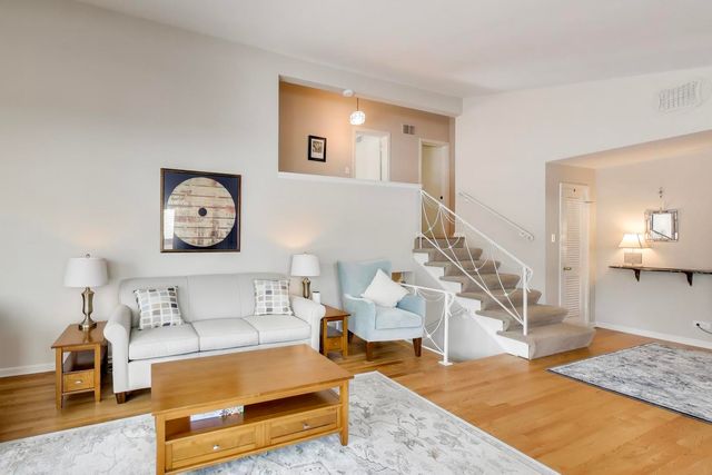 1334 Ferndale Avenue, Highland Park, IL 60035