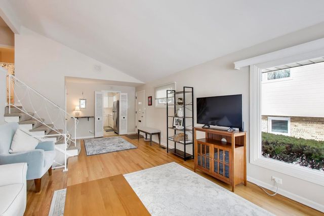 1334 Ferndale Avenue, Highland Park, IL 60035