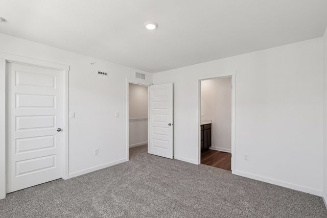 555 Yosemite Way, Mundelein, IL 60060