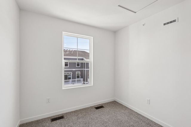 555 Yosemite Way, Mundelein, IL 60060