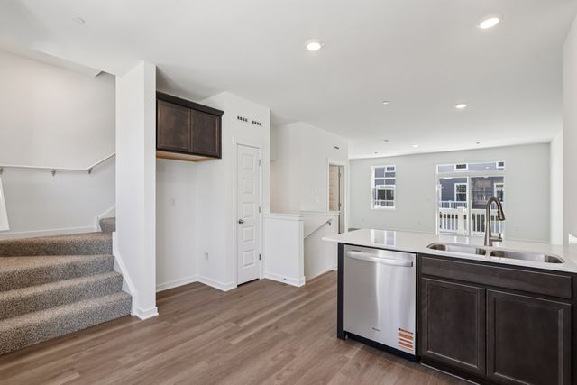 555 Yosemite Way, Mundelein, IL 60060