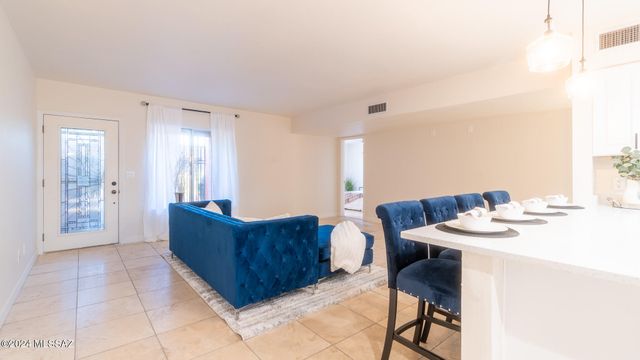 8338 E Placita Prado, Tucson, AZ 85710