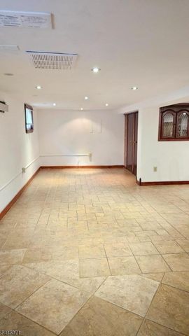 2126 Dill Ave, Linden City, NJ 07036