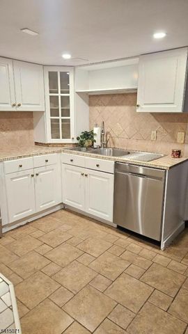 2126 Dill Ave, Linden City, NJ 07036