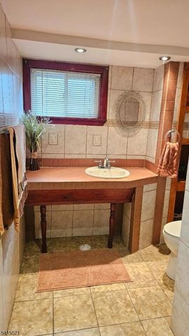 2126 Dill Ave, Linden City, NJ 07036