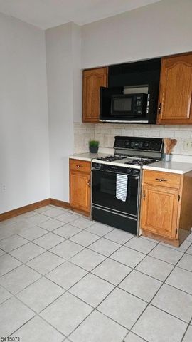 2126 Dill Ave, Linden City, NJ 07036