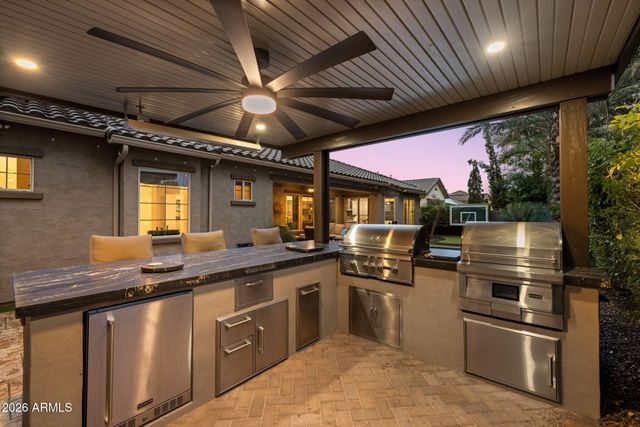 2445 W WILDHORSE Drive, Chandler, AZ 85286