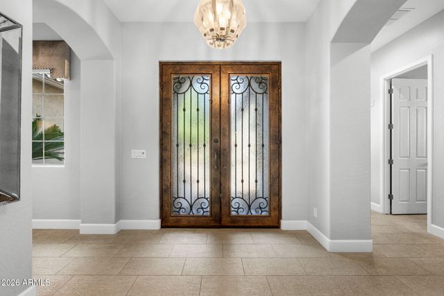 2445 W WILDHORSE Drive, Chandler, AZ 85286