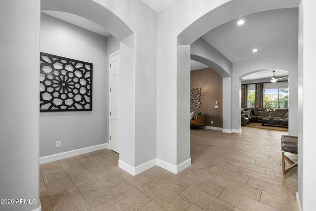 2445 W WILDHORSE Drive, Chandler, AZ 85286