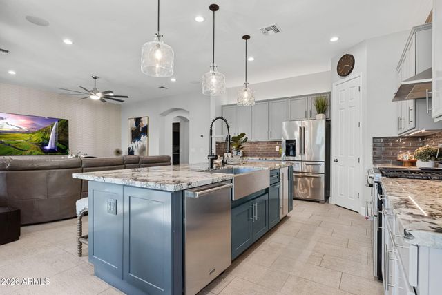 2445 W WILDHORSE Drive, Chandler, AZ 85286