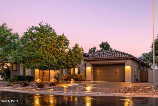 2445 W WILDHORSE Drive, Chandler, AZ 85286