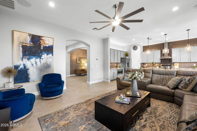 2445 W WILDHORSE Drive, Chandler, AZ 85286