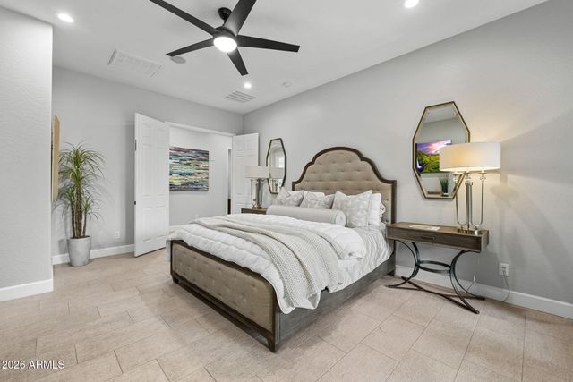 2445 W WILDHORSE Drive, Chandler, AZ 85286