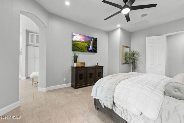 2445 W WILDHORSE Drive, Chandler, AZ 85286