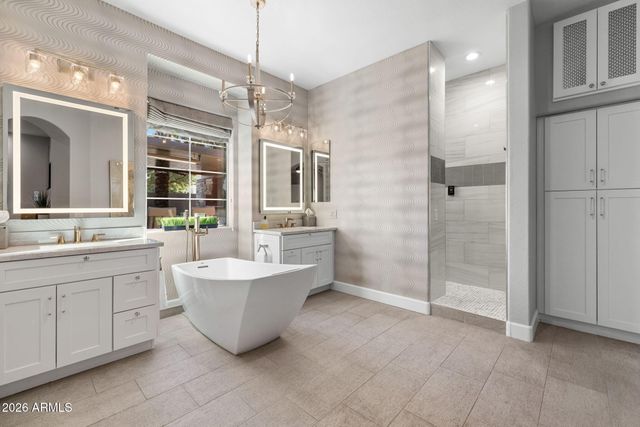 2445 W WILDHORSE Drive, Chandler, AZ 85286