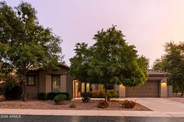 2445 W WILDHORSE Drive, Chandler, AZ 85286