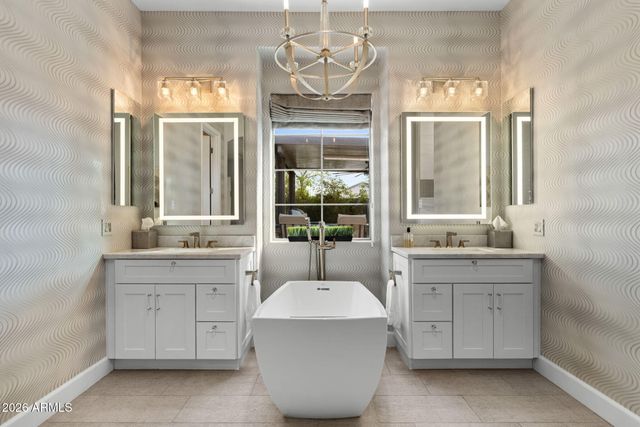 2445 W WILDHORSE Drive, Chandler, AZ 85286