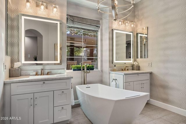 2445 W WILDHORSE Drive, Chandler, AZ 85286