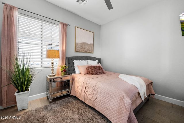 2445 W WILDHORSE Drive, Chandler, AZ 85286