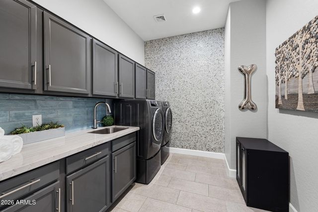 2445 W WILDHORSE Drive, Chandler, AZ 85286