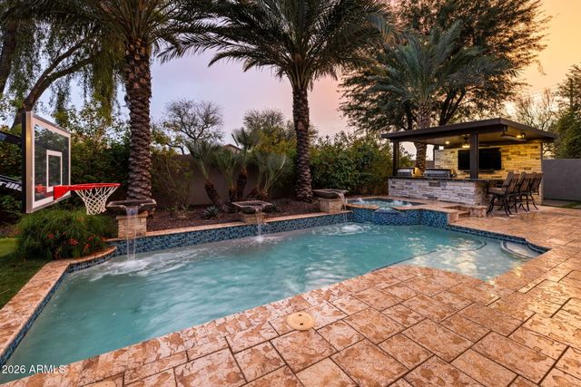 2445 W WILDHORSE Drive, Chandler, AZ 85286