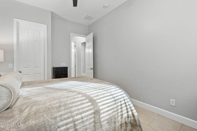 2445 W WILDHORSE Drive, Chandler, AZ 85286