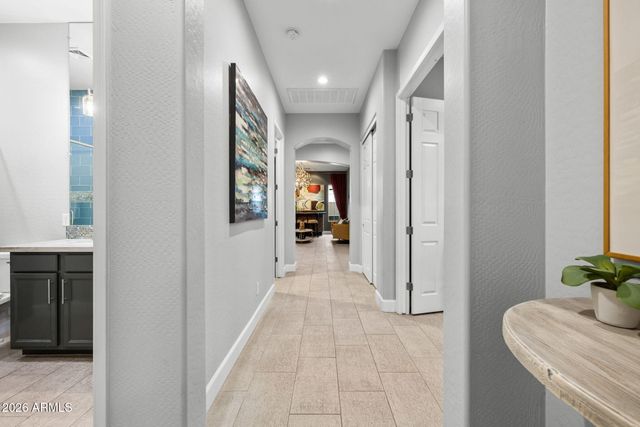 2445 W WILDHORSE Drive, Chandler, AZ 85286