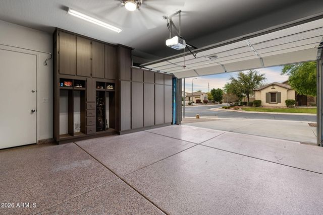 2445 W WILDHORSE Drive, Chandler, AZ 85286