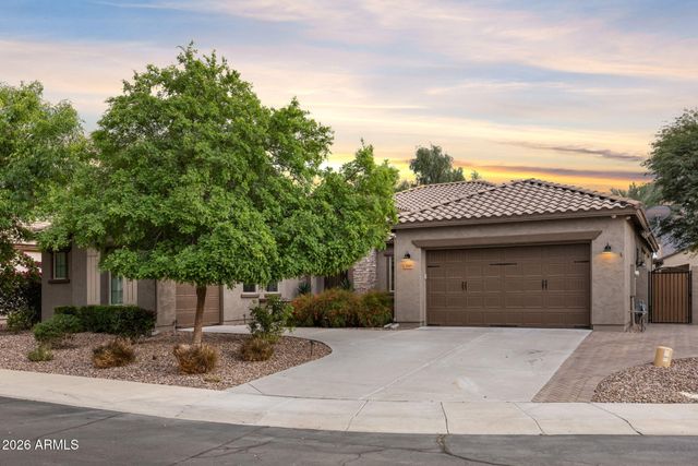 2445 W WILDHORSE Drive, Chandler, AZ 85286