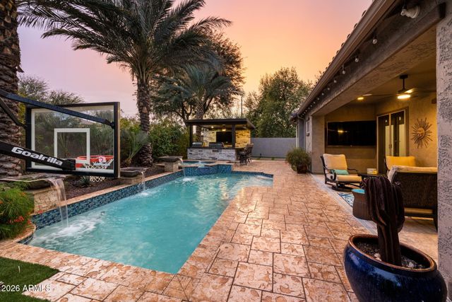 2445 W WILDHORSE Drive, Chandler, AZ 85286