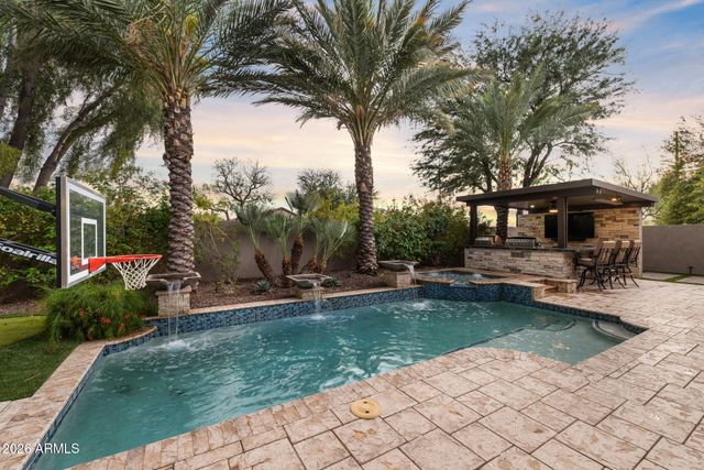 2445 W WILDHORSE Drive, Chandler, AZ 85286