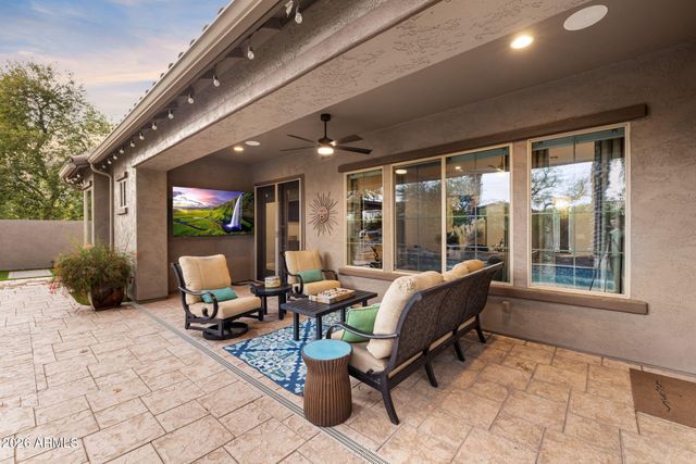 2445 W WILDHORSE Drive, Chandler, AZ 85286